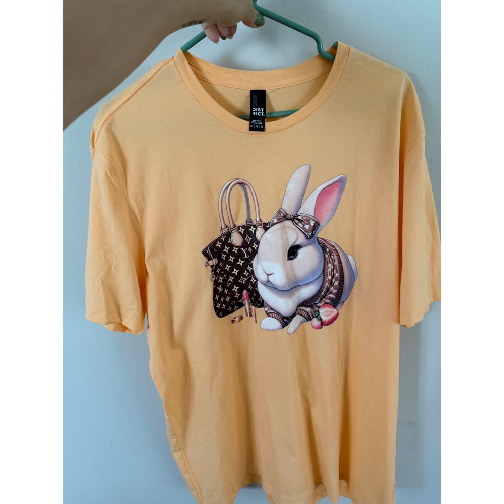 District Graphic T-Shirt Womens XL Peach Excellent‎ Bunny Designer Bag Print Tee